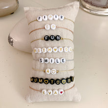 Charger l'image dans la galerie, Bracelet Word - personnalisable (fil métallisé)