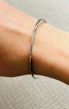 Charger l'image dans la galerie, Jonc Julie argenté
