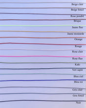 Charger l'image dans la galerie, Bracelet Word - personnalisable (perle fond noir, texte doré)
