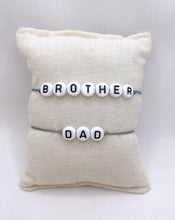 Charger l'image dans la galerie, Bracelet Word Homme - personnalisable (perle fond blanc, texte noir)
